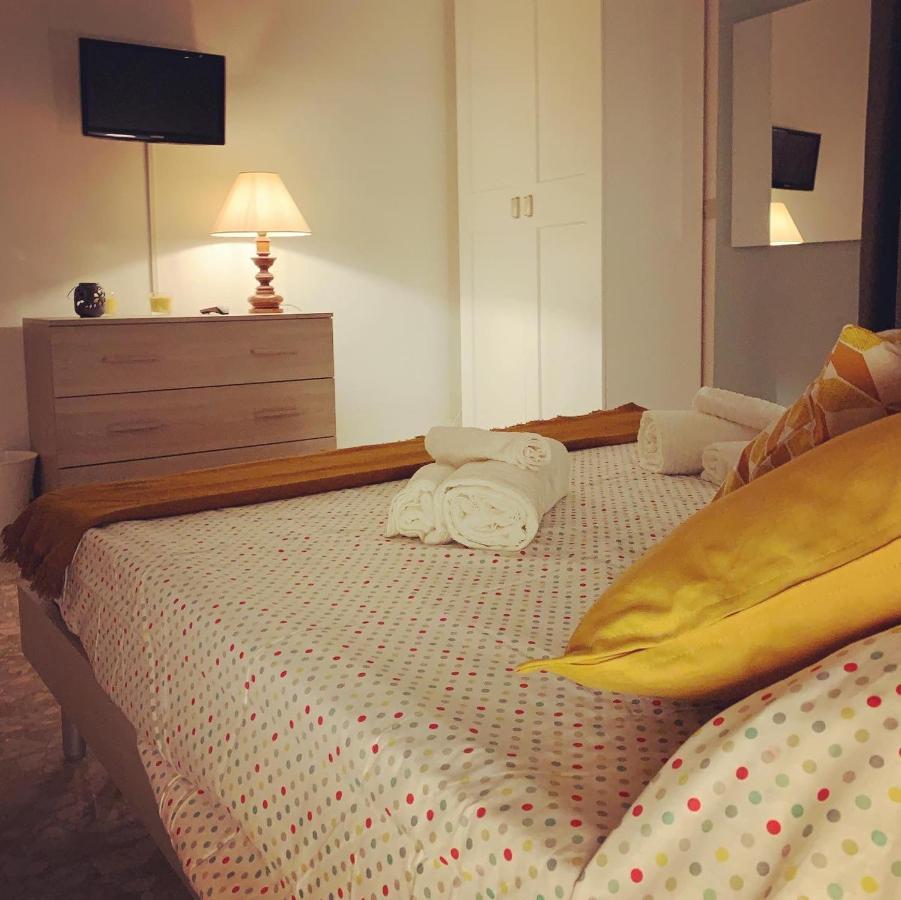 B&B Fiorisol Augusta Bagian luar foto
